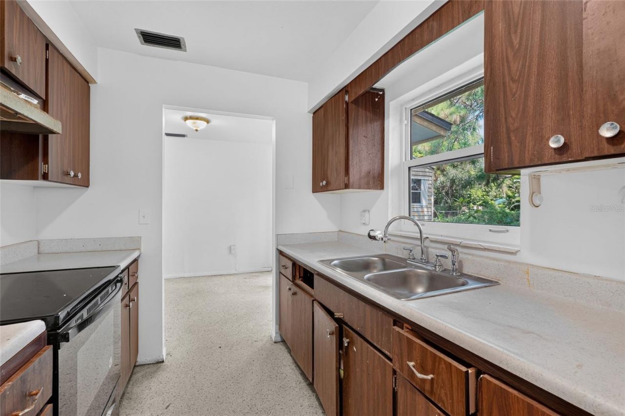 4923 Brookmeade Drive, Sarasota, FL 34232 Photo