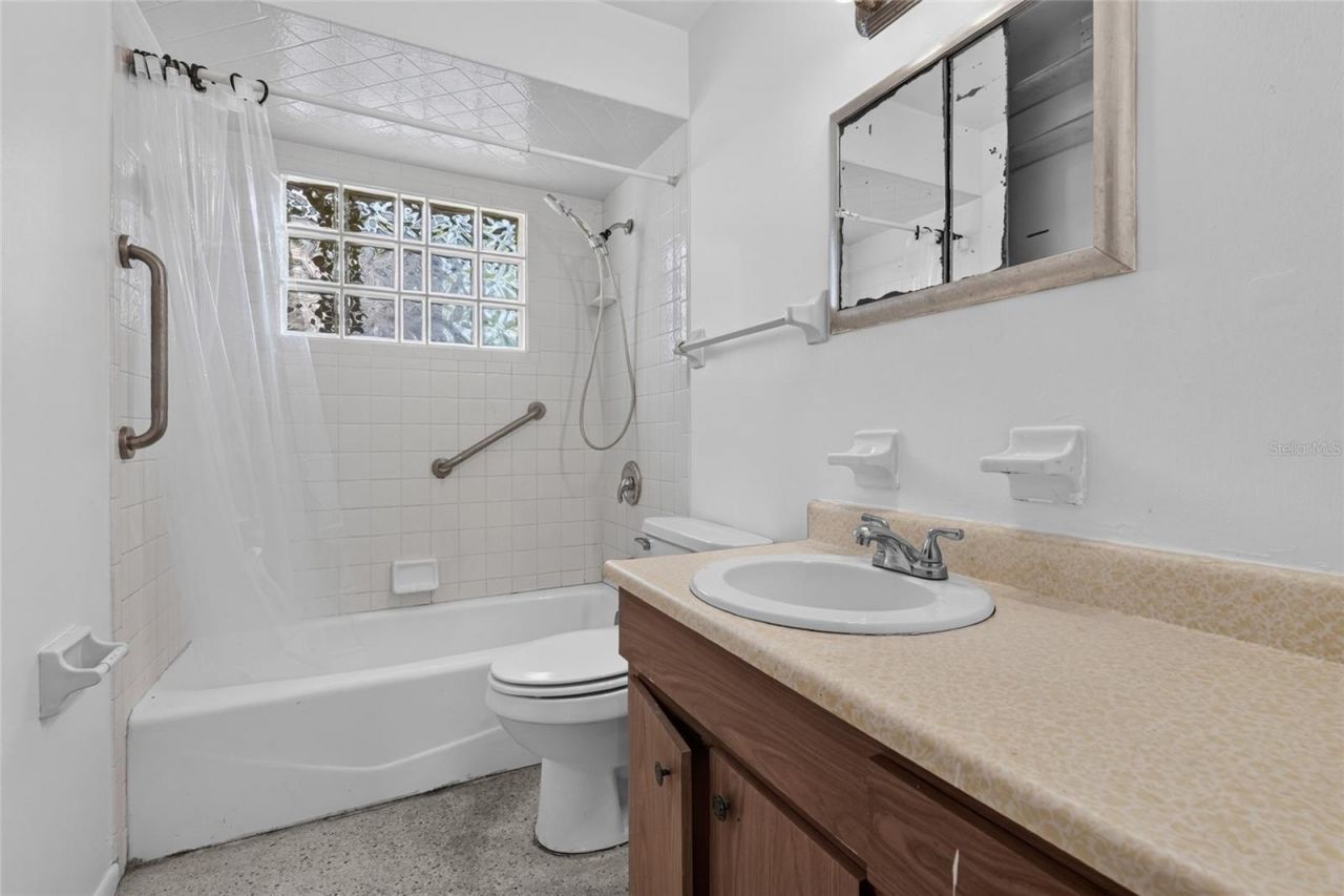 4923 Brookmeade Drive, Sarasota, FL 34232 Photo