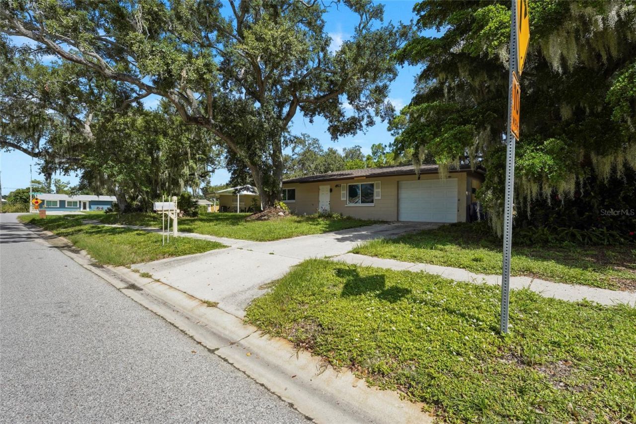4923 Brookmeade Drive, Sarasota, FL 34232 Photo