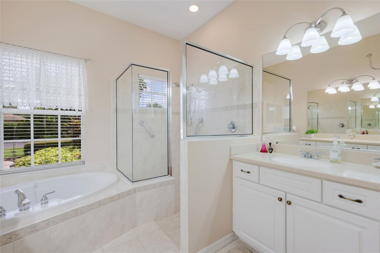 248 Dahlia Court , Bradenton, FL 34212 Photo