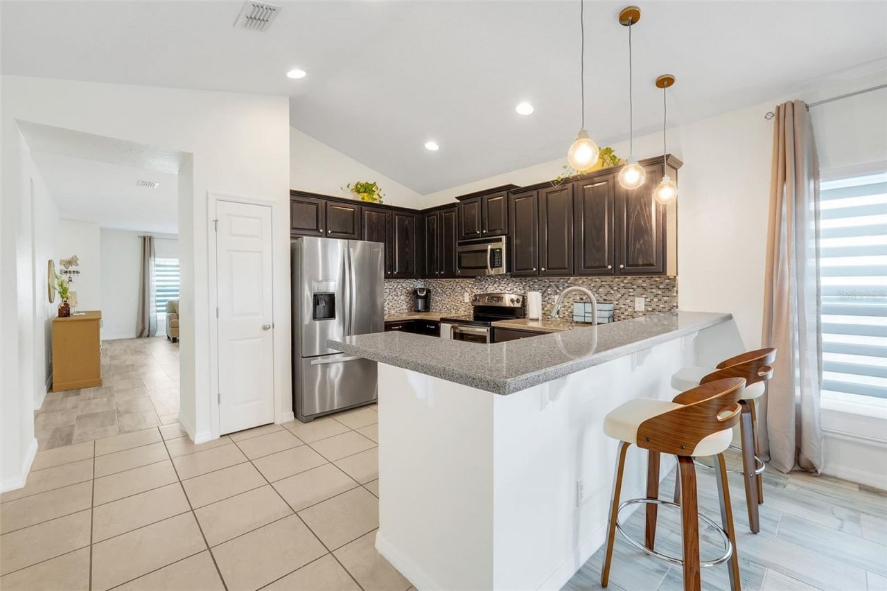 491 Kestrel Drive , Groveland, FL 34736 Photo