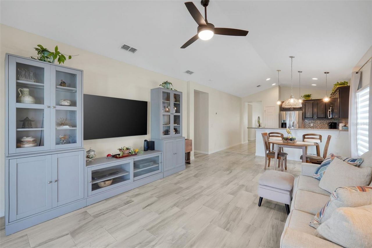 491 Kestrel Drive , Groveland, FL 34736 Photo