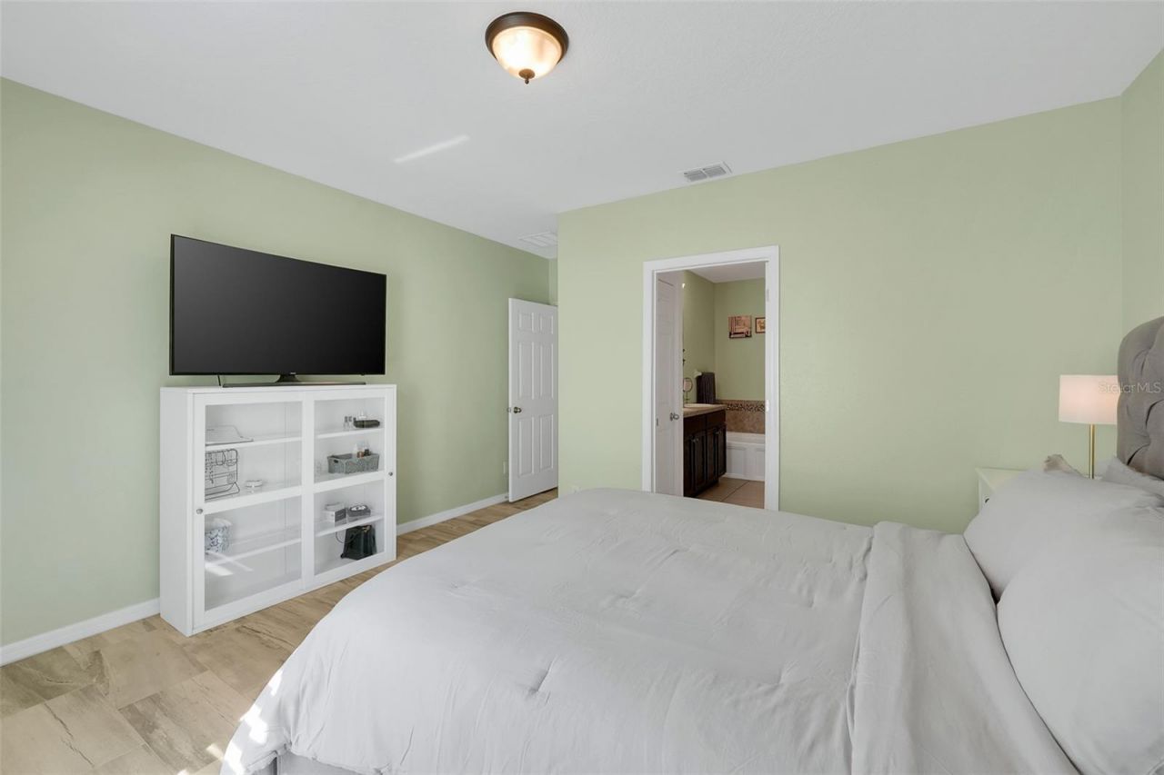 491 Kestrel Drive , Groveland, FL 34736 Photo