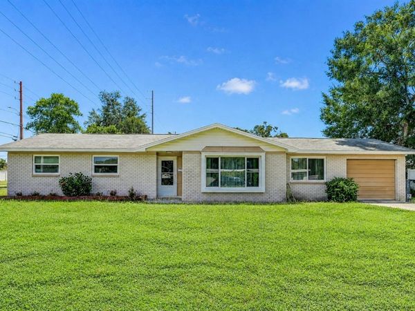 7703 LAKESIDE BOULEVARD, TAMPA, FL 33614