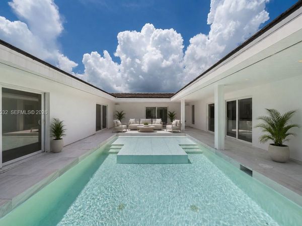 4001 Monserrate St , Coral Gables, FL 33146