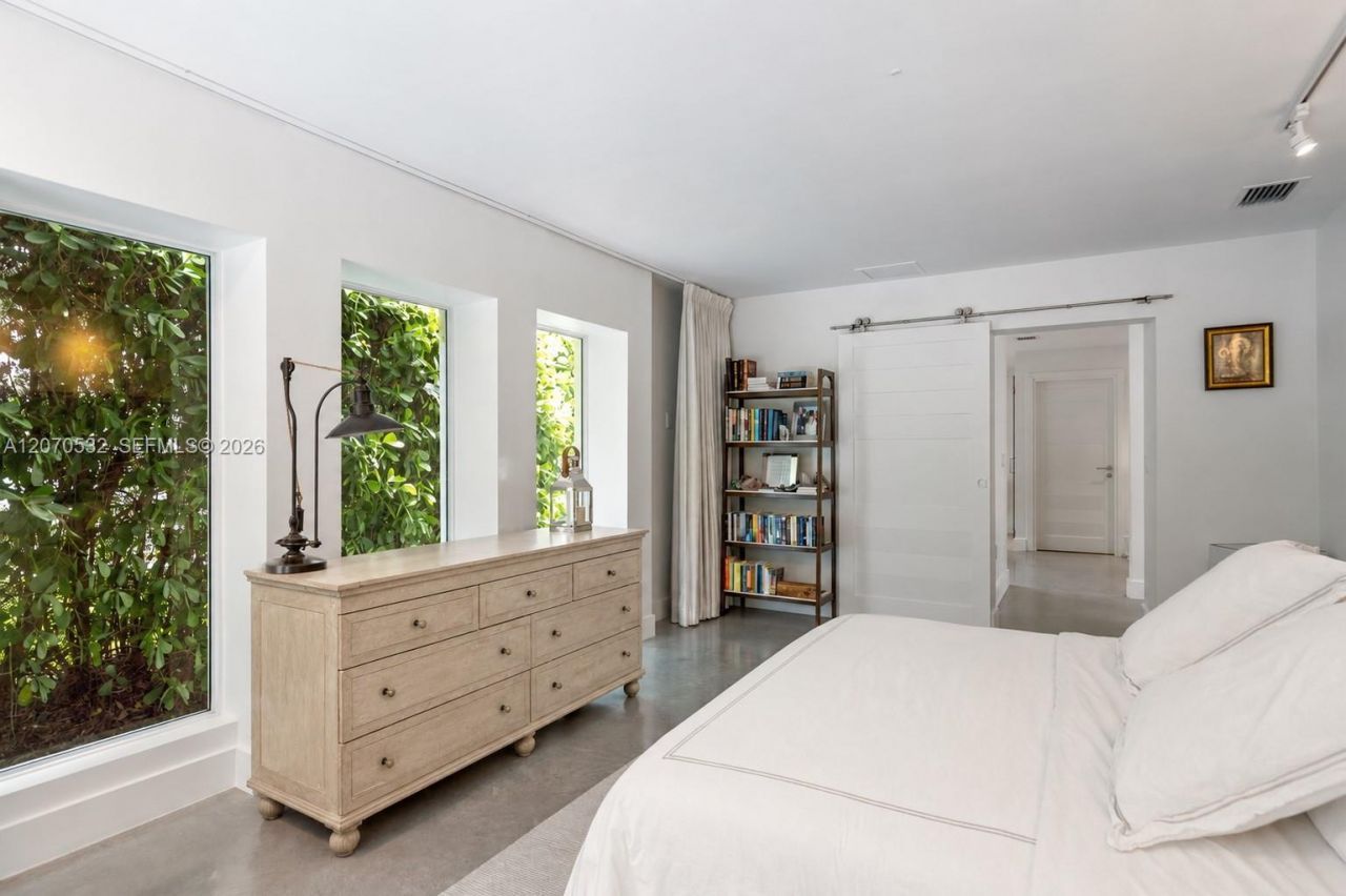 4001 Monserrate St, Coral Gables, FL 33146 Photo
