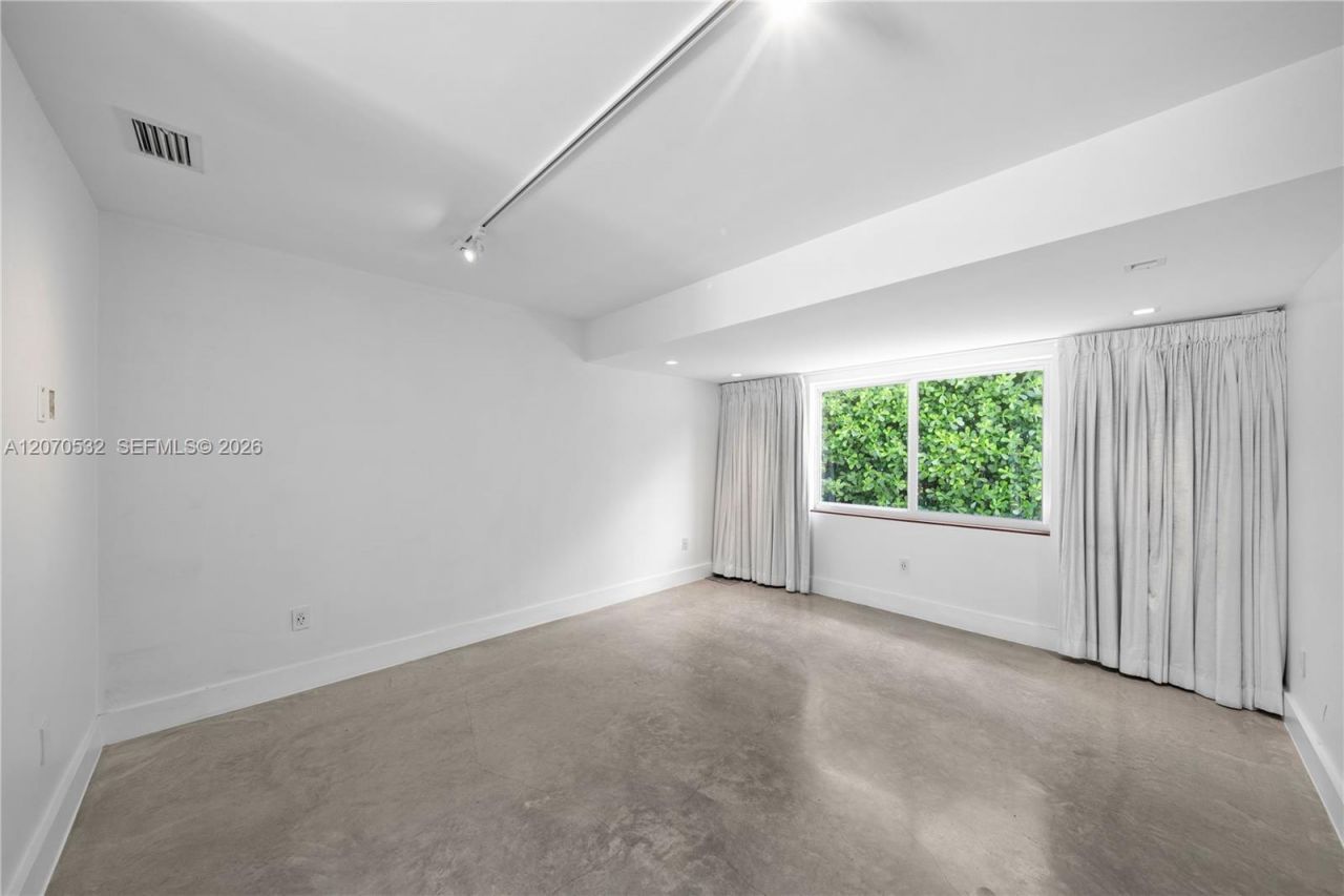 4001 Monserrate St, Coral Gables, FL 33146 Photo