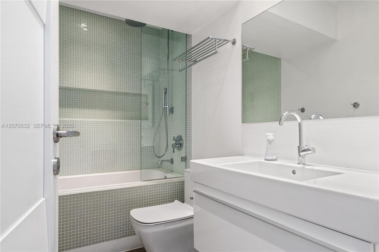 4001 Monserrate St, Coral Gables, FL 33146 Photo