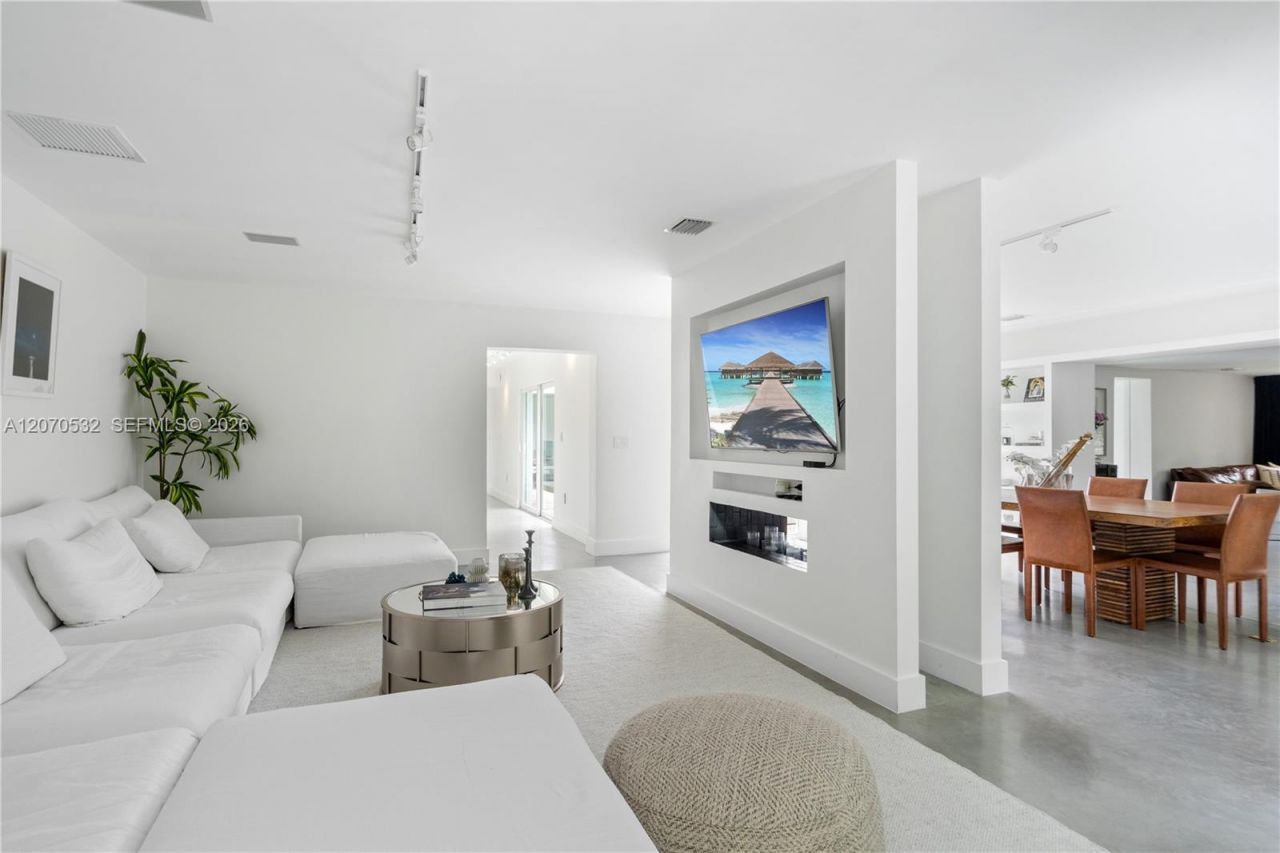 4001 Monserrate St, Coral Gables, FL 33146 Photo