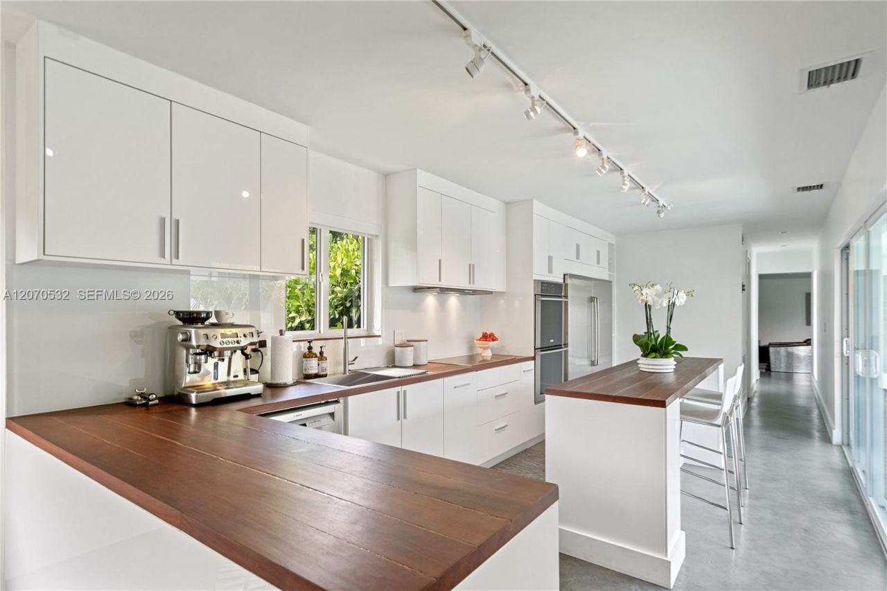 4001 Monserrate St, Coral Gables, FL 33146 Photo