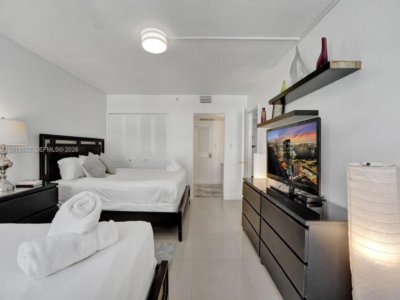 5225 Collins Ave, Unit 1516, Miami Beach, FL 33140 Photo