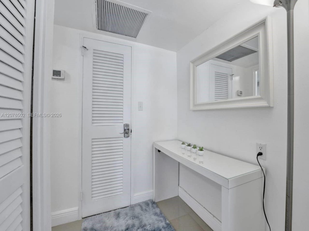5225 Collins Ave, Unit 1516, Miami Beach, FL 33140 Photo