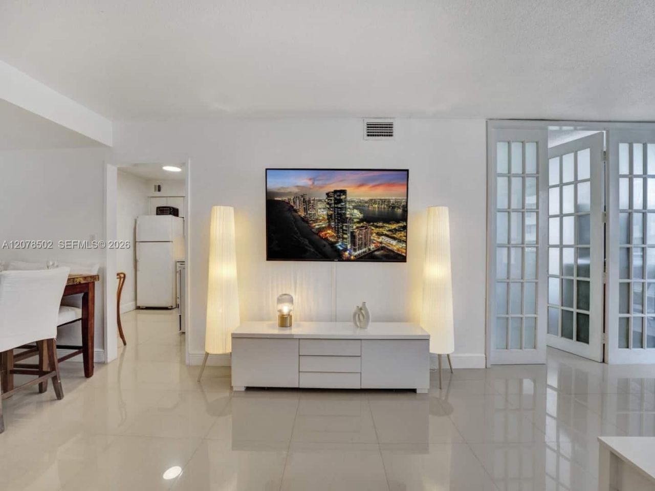 5225 Collins Ave, Unit 1516, Miami Beach, FL 33140 Photo