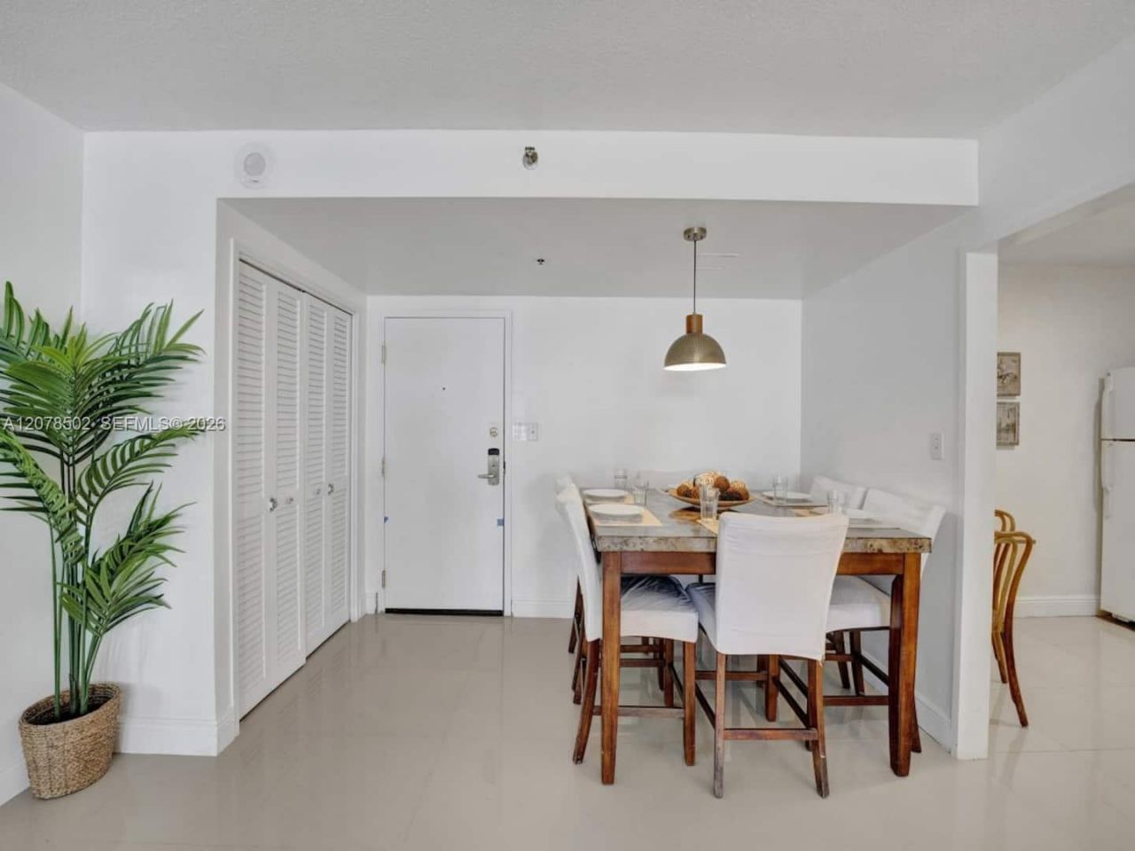 5225 Collins Ave, Unit 1516, Miami Beach, FL 33140 Photo