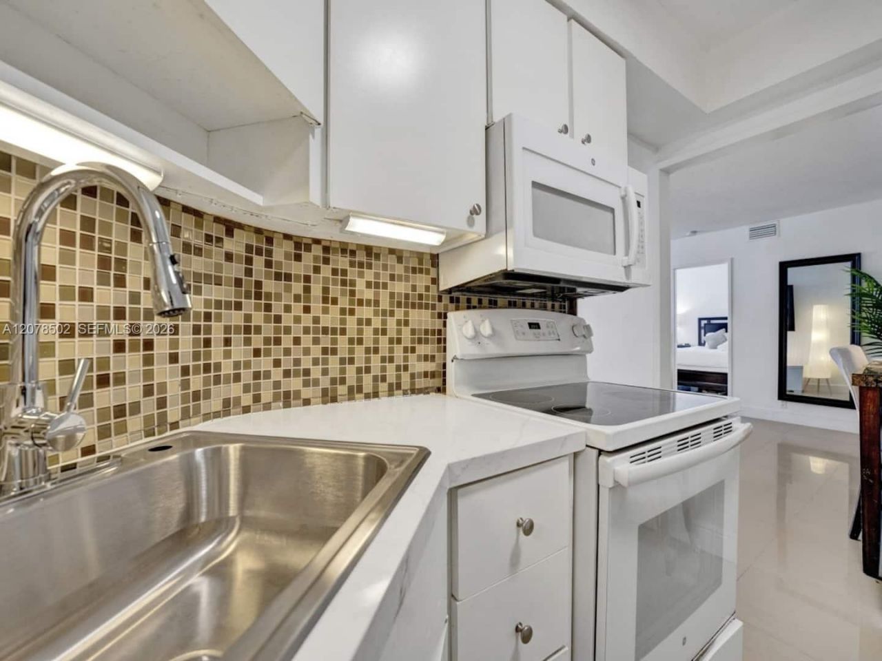 5225 Collins Ave, Unit 1516, Miami Beach, FL 33140 Photo