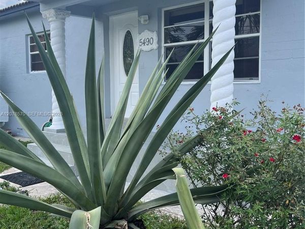 5490 W 2nd Ave , Hialeah, FL 33012