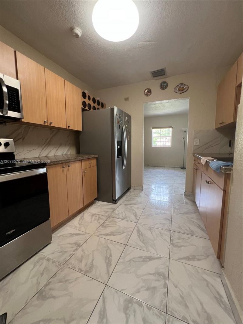5490 W 2nd Ave , Hialeah, FL 33012 Photo