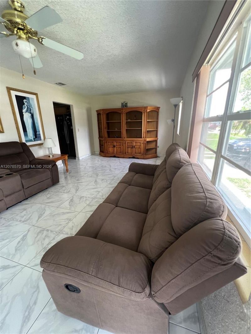 5490 W 2nd Ave , Hialeah, FL 33012 Photo