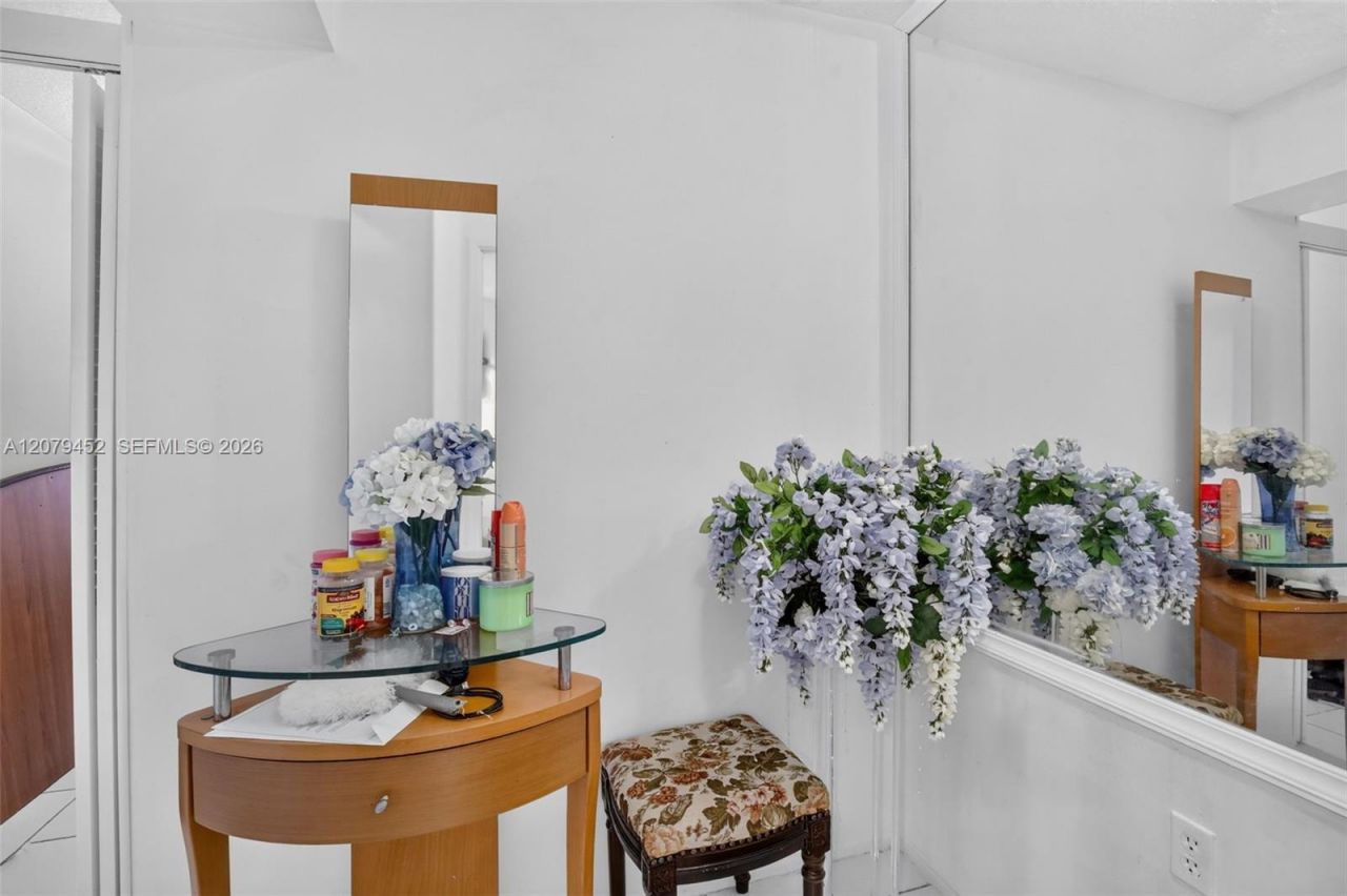 1770 NE 191st St , Unit 401-1, Miami, FL 33179 Photo