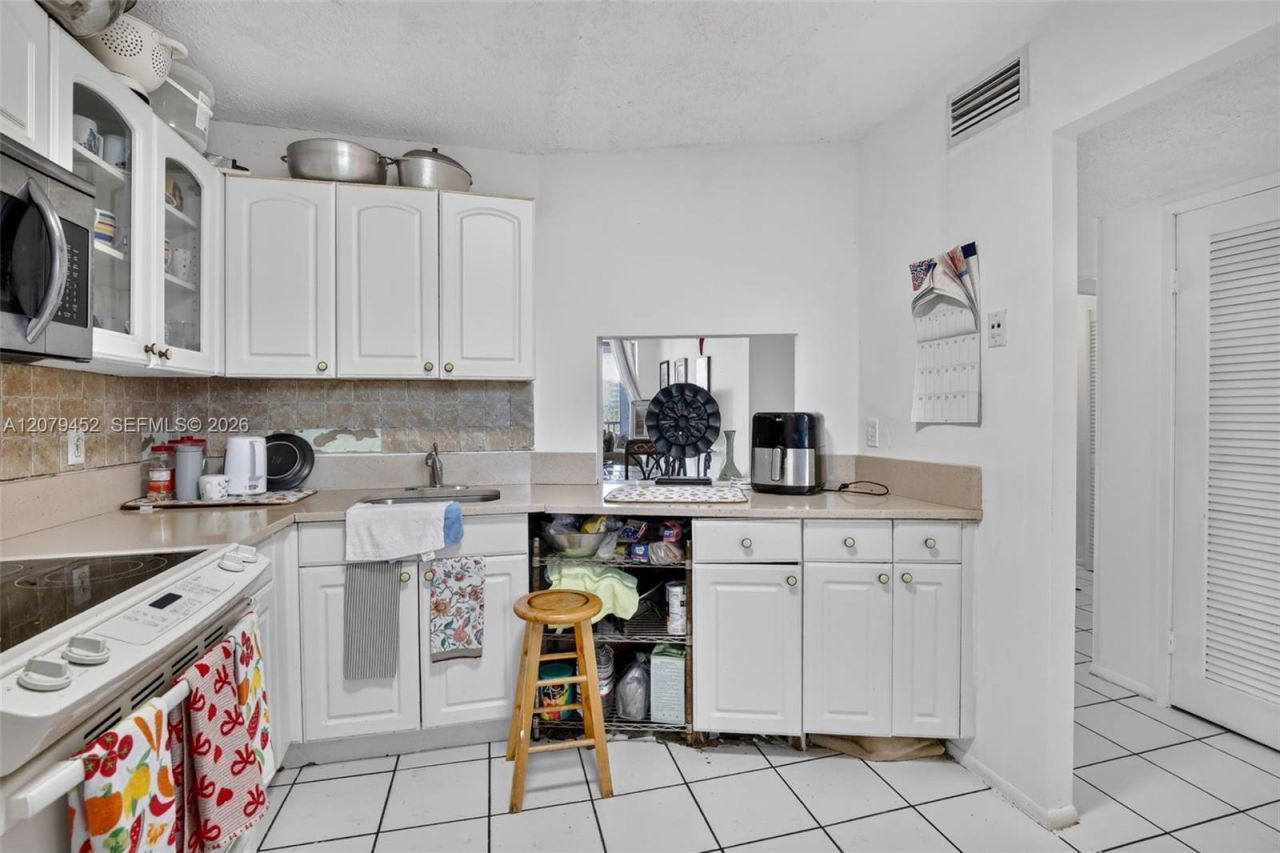 1770 NE 191st St , Unit 401-1, Miami, FL 33179 Photo