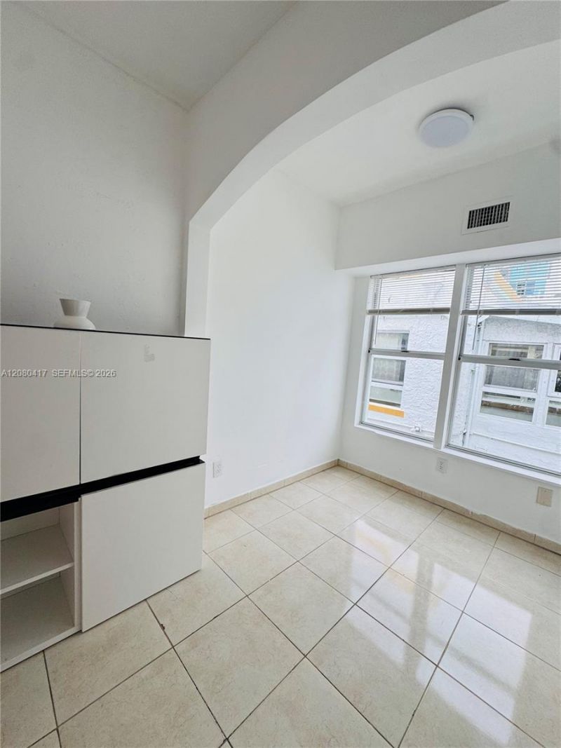 227 1st St, Unit 8, Miami Beach, FL 33139 Photo