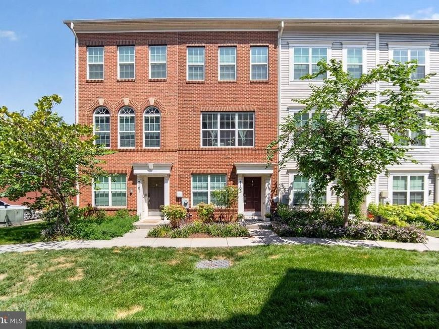 7103 Wythe Alley, Beltsville, MD 20705 Main Photo