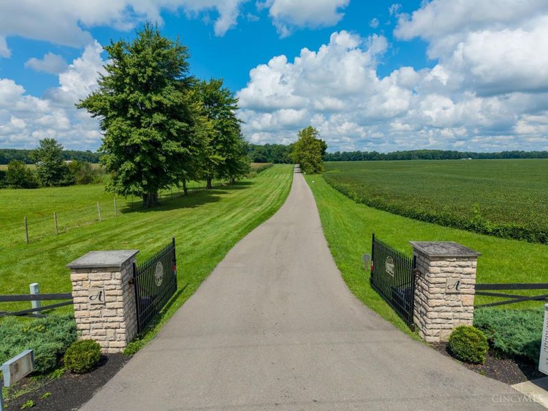 B Landing Lane, Goshen Township, OH 45122 Photo 4