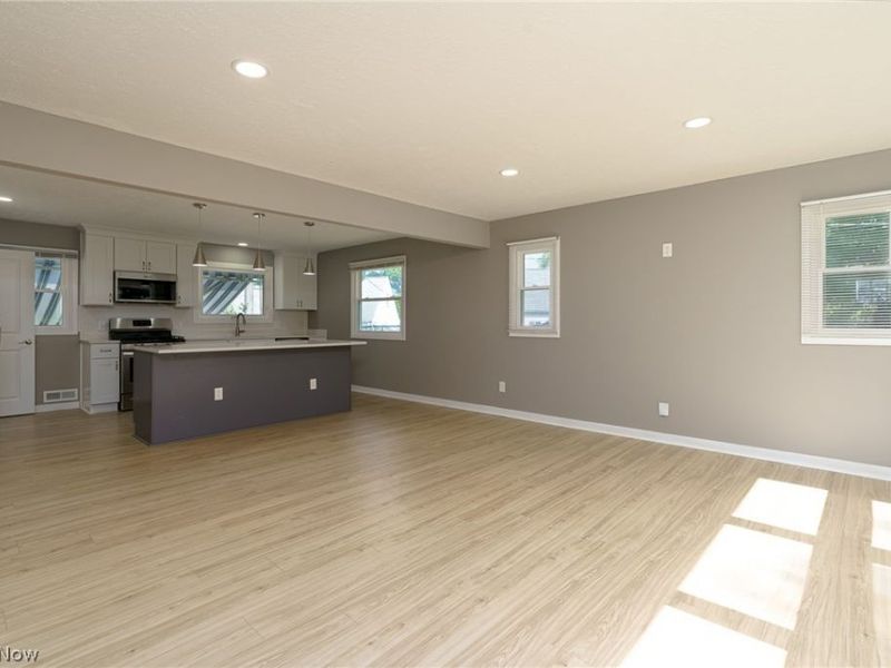 6150 Vernondale Drive, Parma Heights, OH 44130 Photo 2