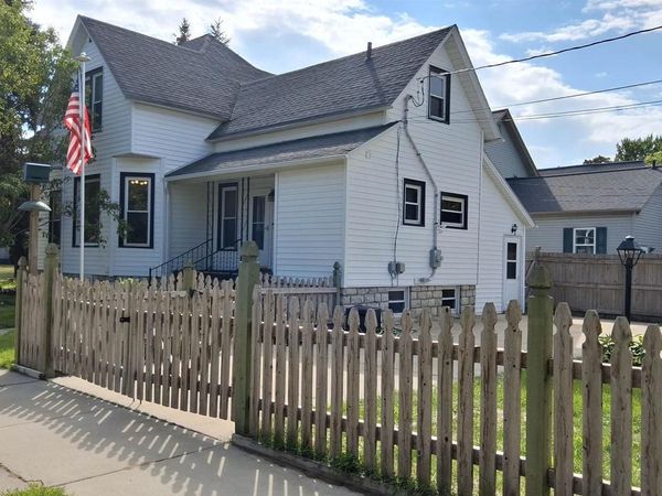 602 CARNEY BOULEVARD, Marinette, WI 54143