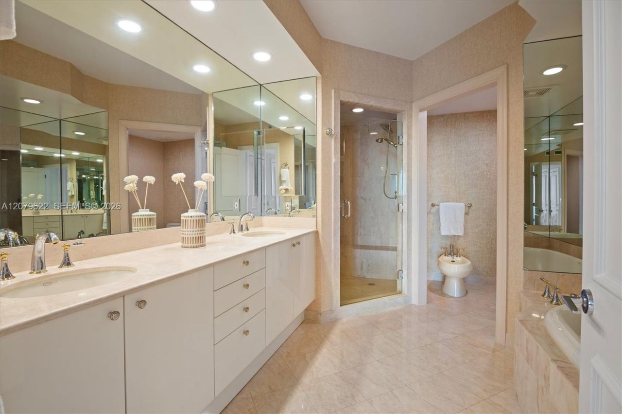 791 Crandon Blvd , Unit 704, Key Biscayne, FL 33149 Photo