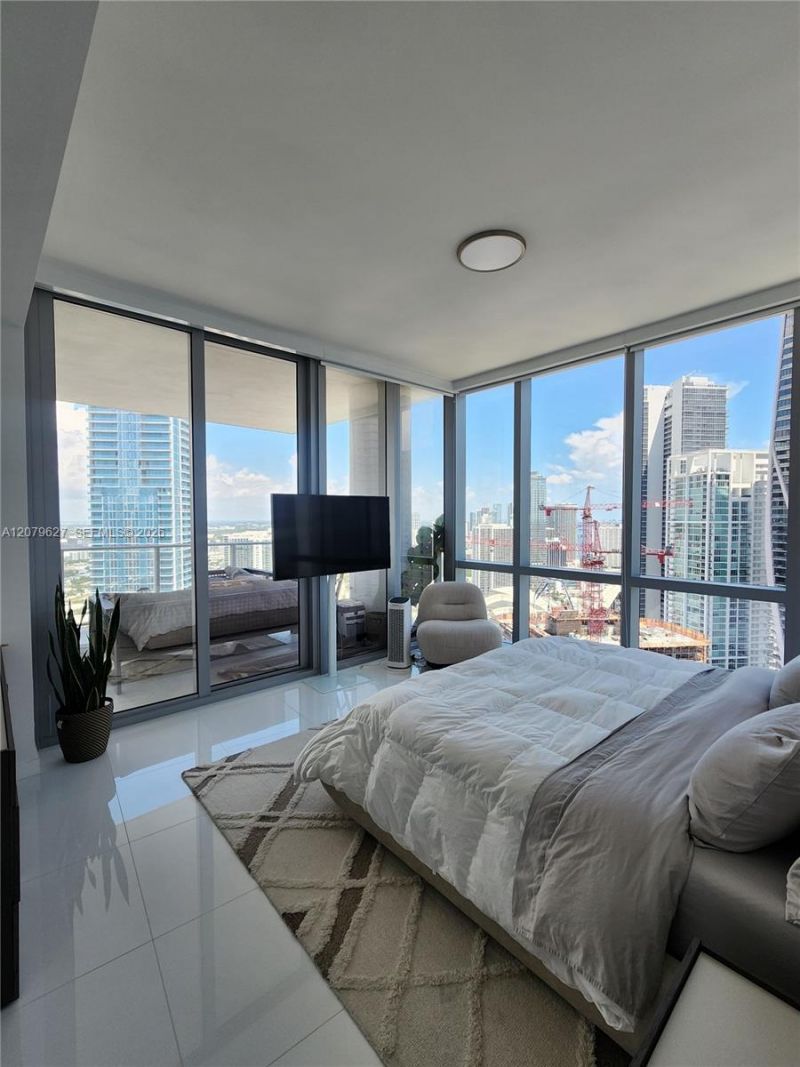 851 NE 1st Ave , Unit 3801, Miami, FL 33132 Photo