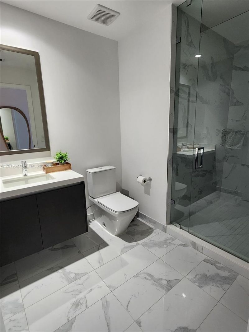 851 NE 1st Ave , Unit 3801, Miami, FL 33132 Photo