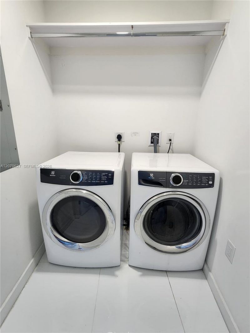 851 NE 1st Ave , Unit 3801, Miami, FL 33132 Photo