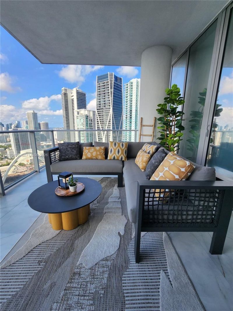 851 NE 1st Ave , Unit 3801, Miami, FL 33132 Photo