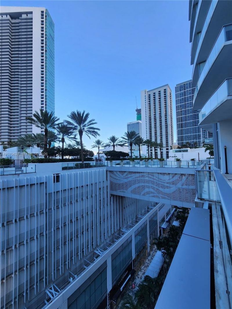 851 NE 1st Ave , Unit 3801, Miami, FL 33132 Photo