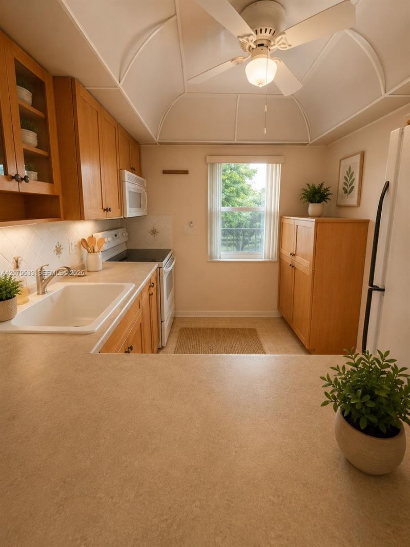 1035 Country Club Dr , Unit 408, Margate, FL 33063 Photo
