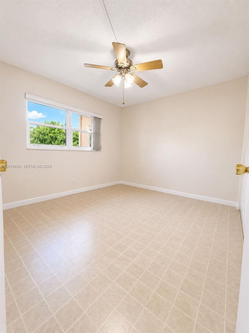 1035 Country Club Dr , Unit 408, Margate, FL 33063 Photo