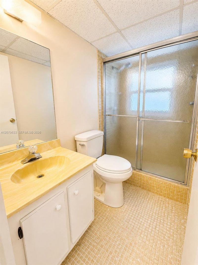 1035 Country Club Dr , Unit 408, Margate, FL 33063 Photo