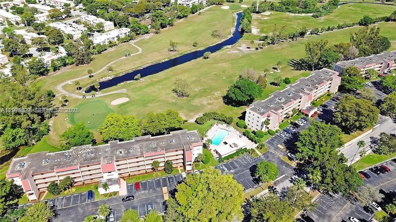 1035 Country Club Dr , Unit 408, Margate, FL 33063 Photo