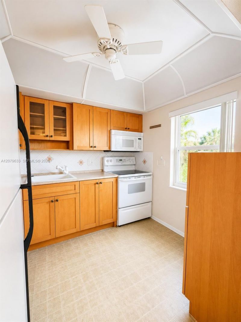 1035 Country Club Dr , Unit 408, Margate, FL 33063 Photo