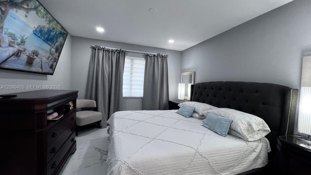 1531 NW 98th Ave , Pembroke Pines, FL 33024 Photo