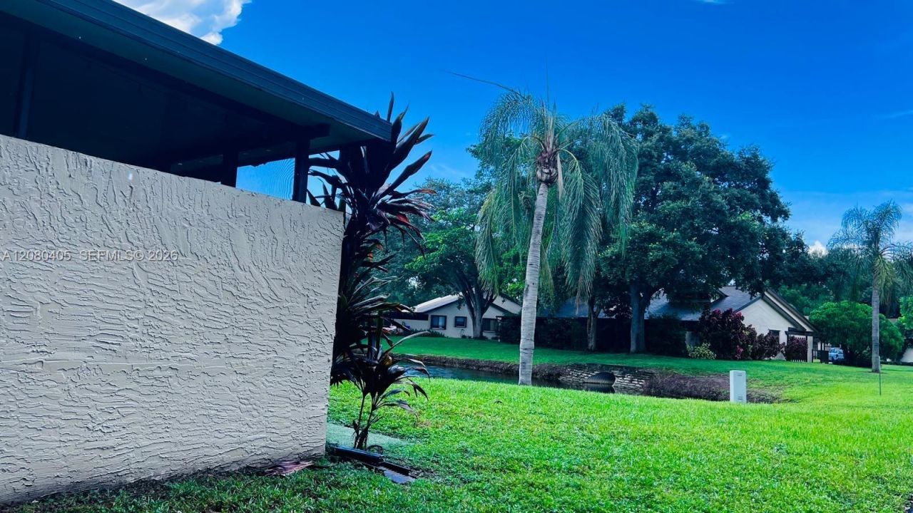 1531 NW 98th Ave , Pembroke Pines, FL 33024 Photo