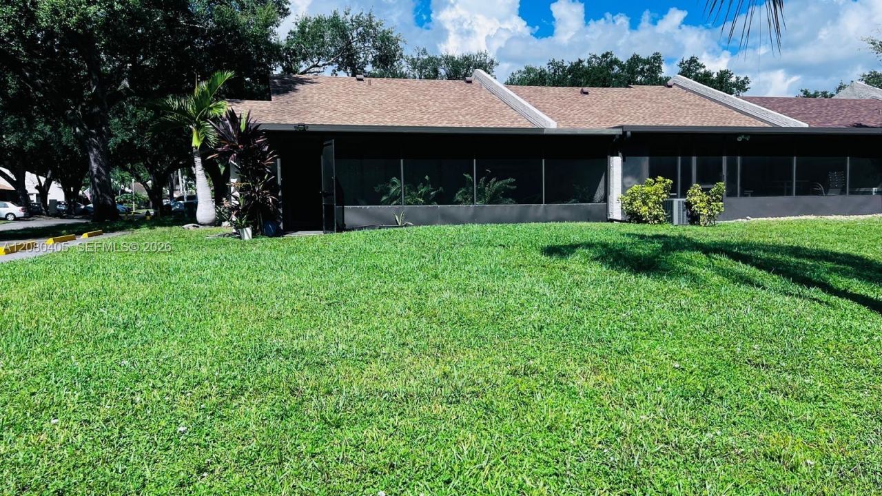 1531 NW 98th Ave , Pembroke Pines, FL 33024 Photo
