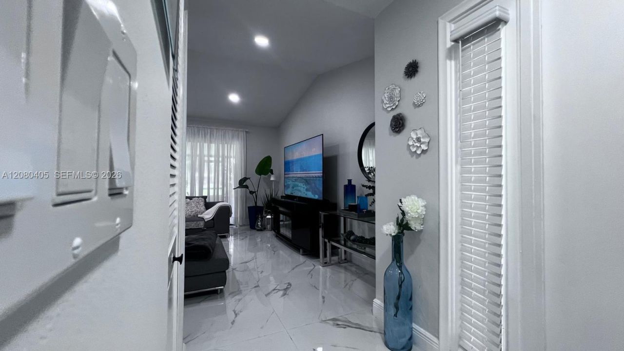 1531 NW 98th Ave , Pembroke Pines, FL 33024 Photo