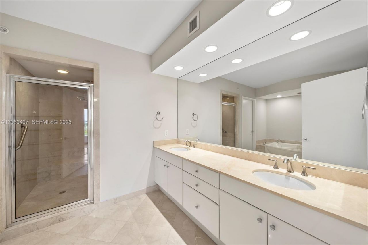 765 Crandon Blvd , Unit 507, Key Biscayne, FL 33149 Photo