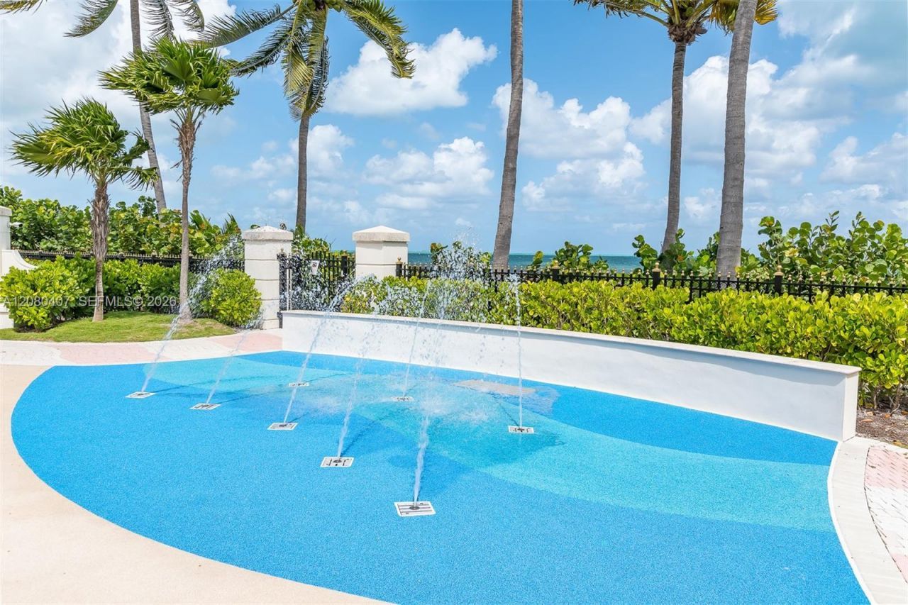 765 Crandon Blvd , Unit 507, Key Biscayne, FL 33149 Photo