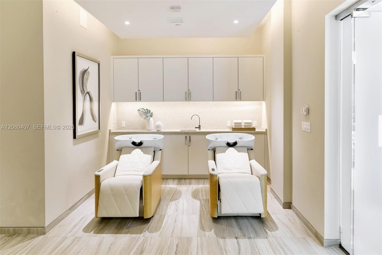 765 Crandon Blvd , Unit 507, Key Biscayne, FL 33149 Photo