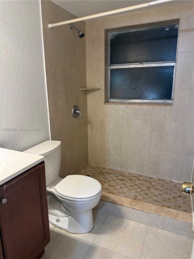 838 Twin Lakes Dr, Unit 19-E, Coral Springs, FL 33071 Photo
