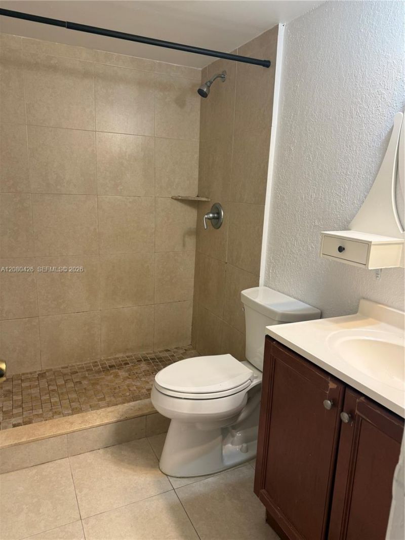 838 Twin Lakes Dr, Unit 19-E, Coral Springs, FL 33071 Photo