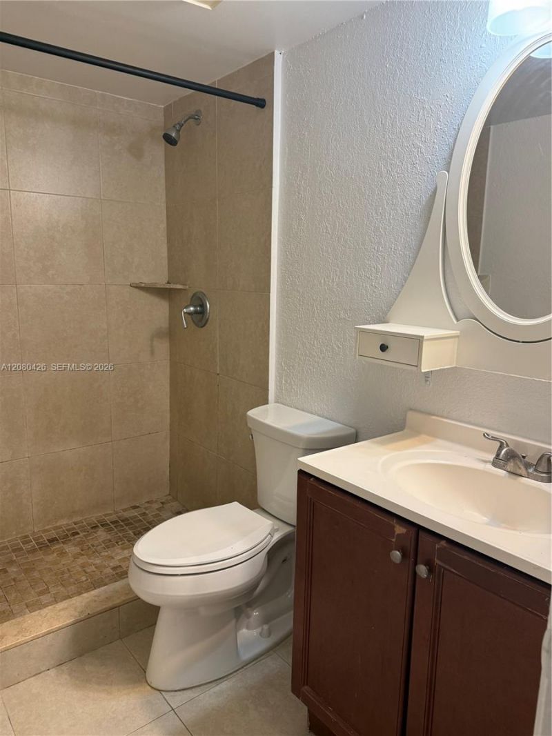 838 Twin Lakes Dr, Unit 19-E, Coral Springs, FL 33071 Photo